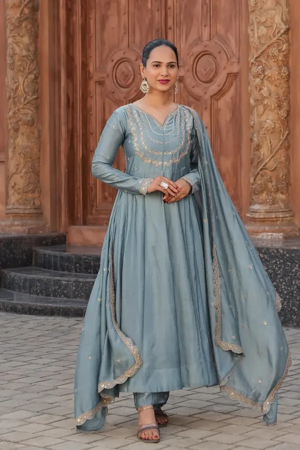 Grey_Cotton_Embroidered_Anarkali_Suit_Set_With_Dupatta_For_Women