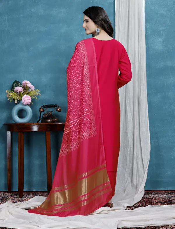 Red_Cotton_Embroidered_Kurta_Set_For_Women