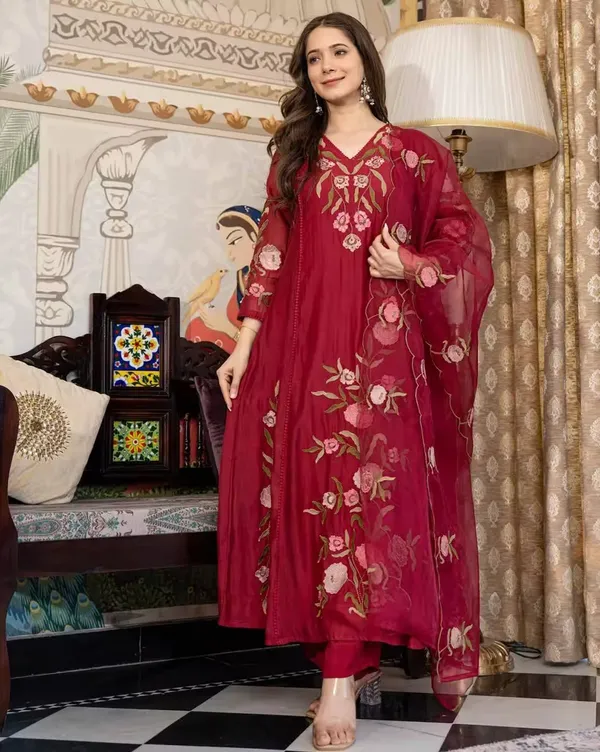 Maroon_Cotton_Embroidered_Floral_Kurta_Set_For_Women