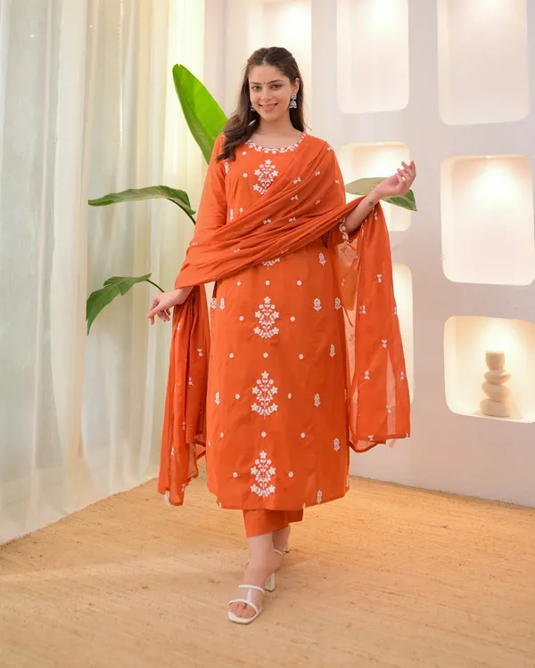 Tiru-Orange-Varni_House