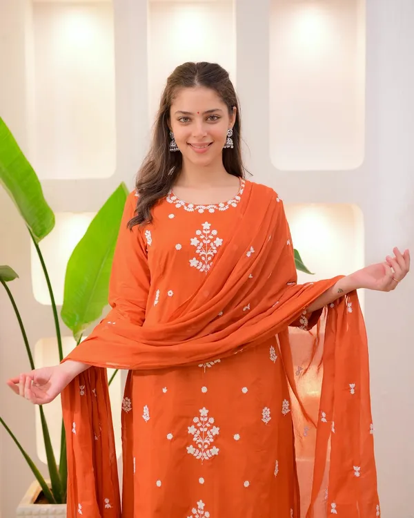 Tiru-Orange-Varni_House