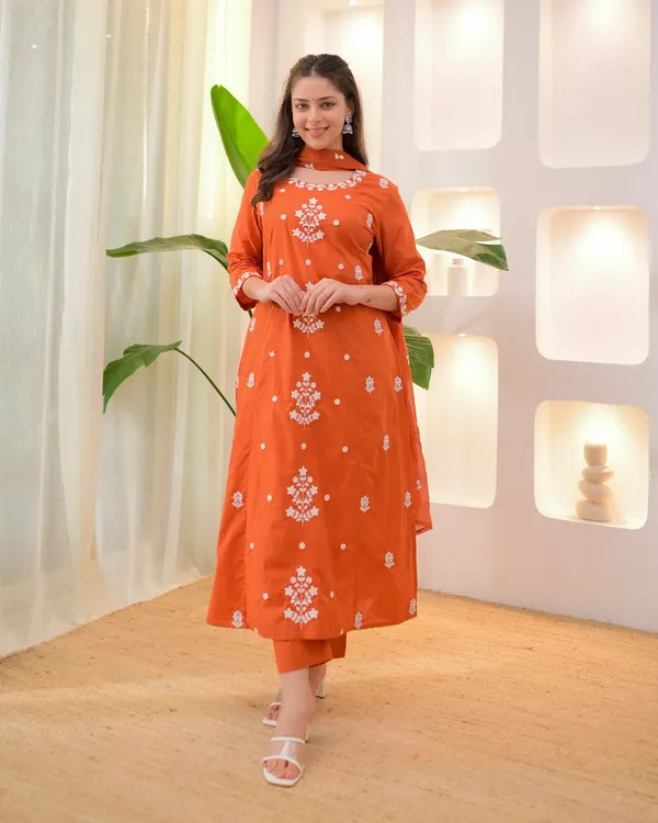 Tiru-Orange-Varni_House
