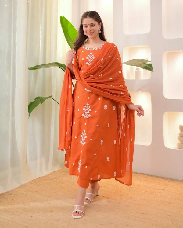 Tiru-Orange-Varni_House