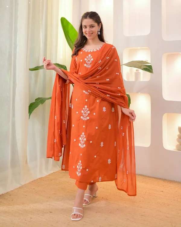 Tiru-Orange-Varni_House