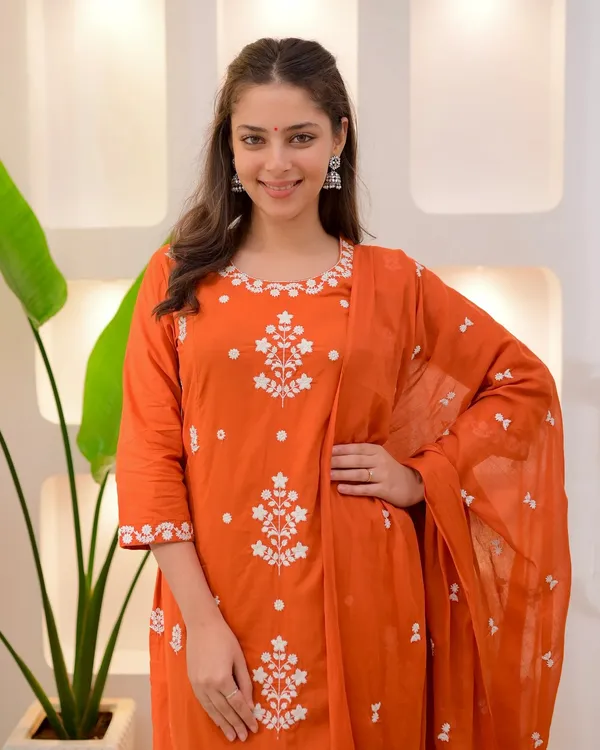 Tiru-Orange-Varni_House