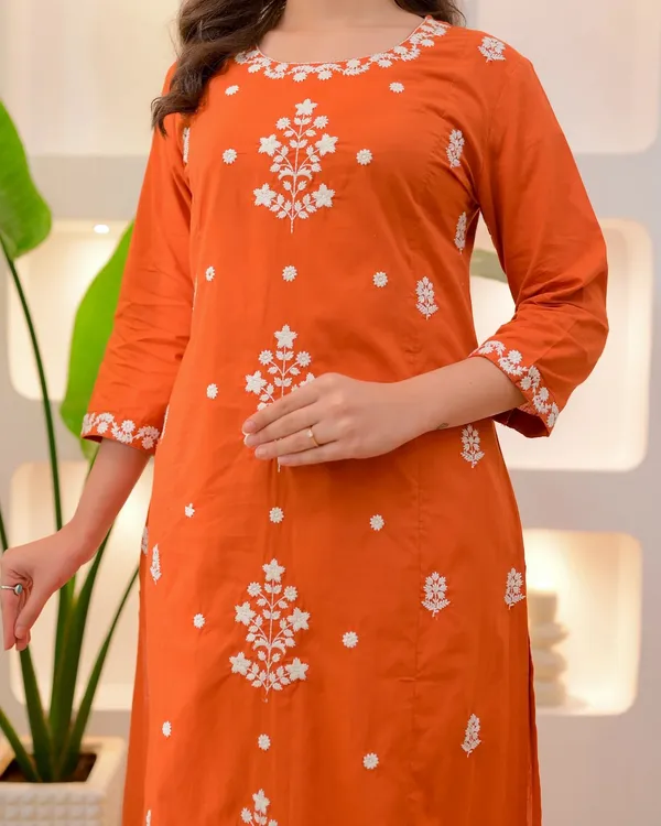 Tiru-Orange-Varni_House