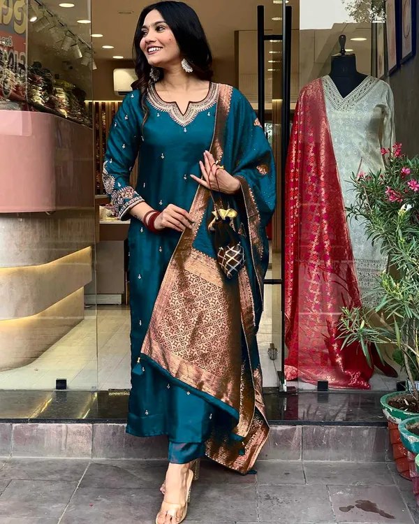 Teal_Cotton_Embroidered_Salwar_Suit_For_Women