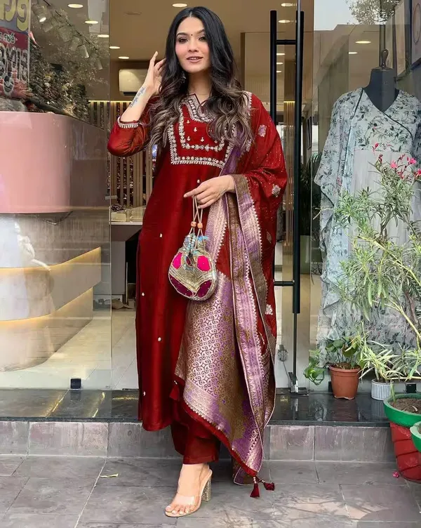 Maroon_Cotton_Embellished_Kurta_Set_For_Women