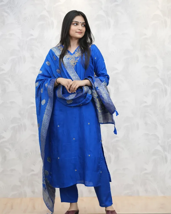 Royal_Blue_Cotton_Embroidered_Kurta_Set_For_Women