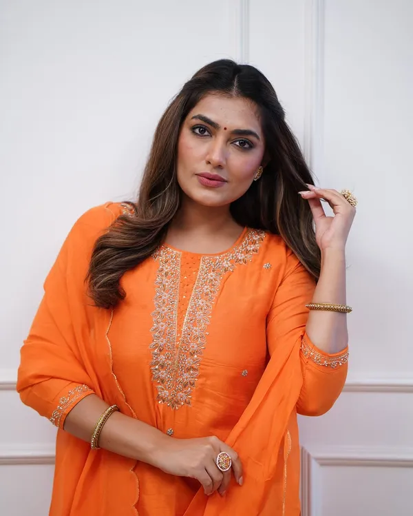 Orange_Cotton_Embroidered_Kurta_Set_For_Women
