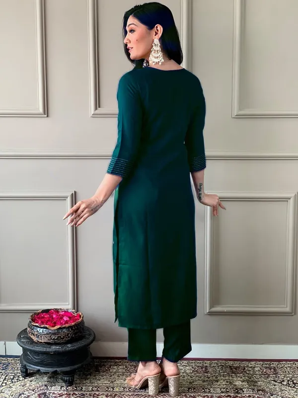 Dark_Green_Cotton_Embroidered_Kurta_Set_For_Women