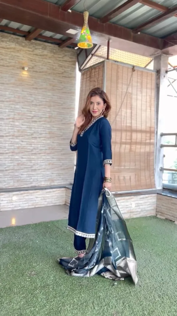 Navy_Blue_Cotton_Embroidered_Kurta_Set_For_Women