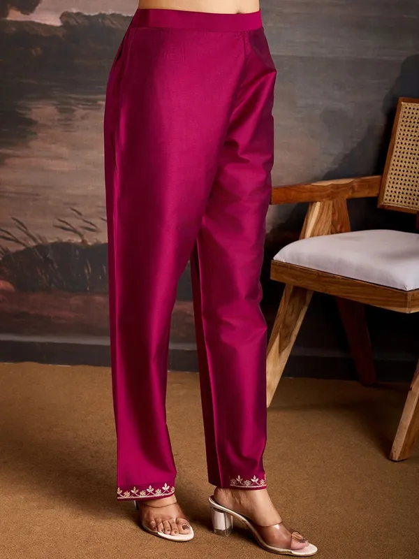 Magenta_Cotton_Embroidered_Salwar_Suit_For_Women