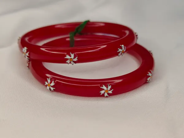 Red_Acrylic_Floral_Embellished_Bangle_Set_For_Women