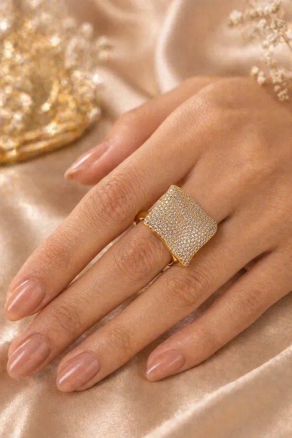 Aurelia_Luxe_Statement_Ring_Gold_Plated_Signature_Elegance