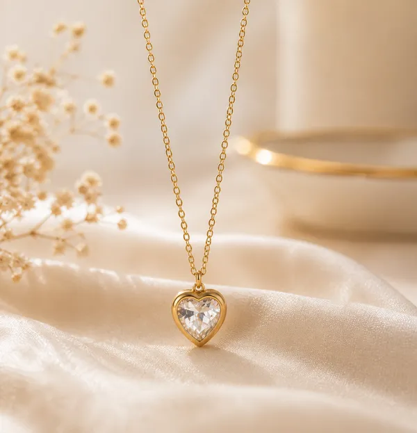 Crystal_Heart_Pendant_Necklace
