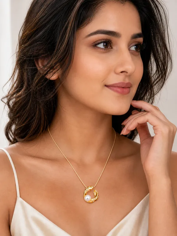 Golden_Pearl_Sculpt_Pendant_Necklace