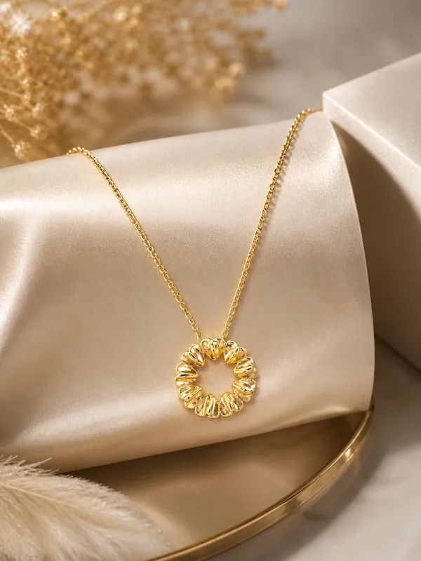 Golden_Halo_Pendant_Necklace
