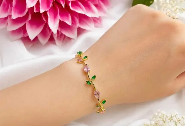 Blossom_Rose_Vine_Crystal_Tulip_Bracelet