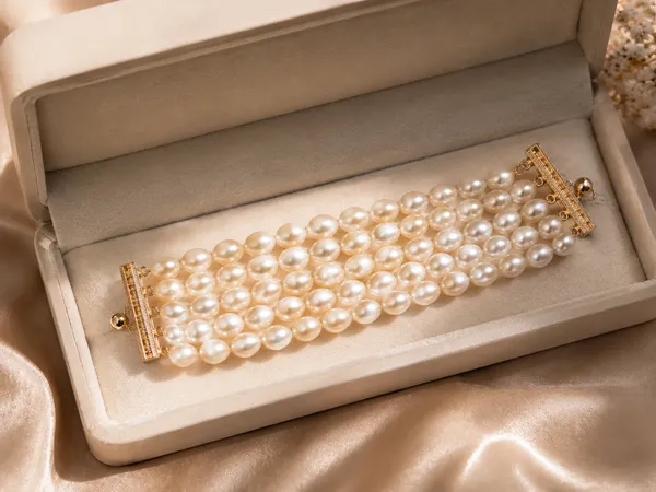 Elegant_Multi-Strand_Pearl_Bracelet