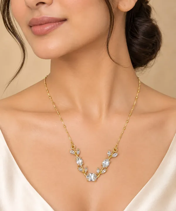 Gold_Toned_Leafy_Crystal_Pendant_Necklace_For_Women