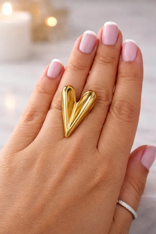 Gold_Toned_Heart_Shaped_Statement_Ring_Pack_Of_1