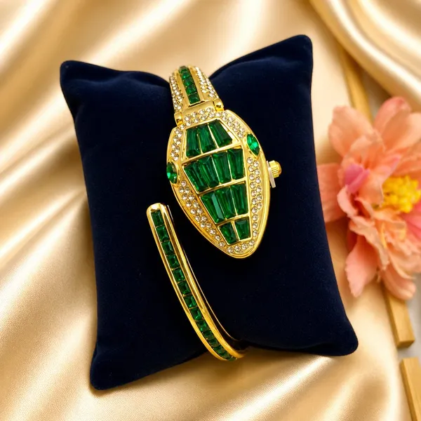 Elegant_Green_Stone_Kada_Bangle_Set_With_Sparkling_Accents