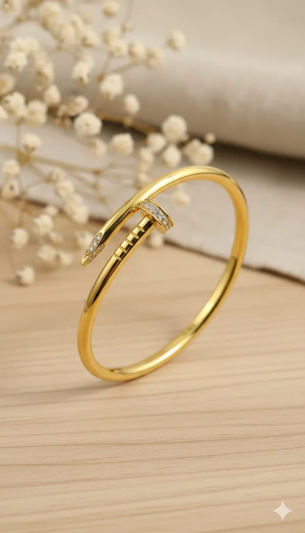Gold_Plated_Nail_Design_Adjustable_Bracelet_Sparkling_Stones