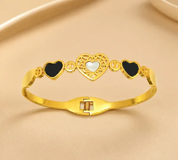 Premium_Gold_Finish_Heart_Design_Bracelet_for_Women_&_Girls