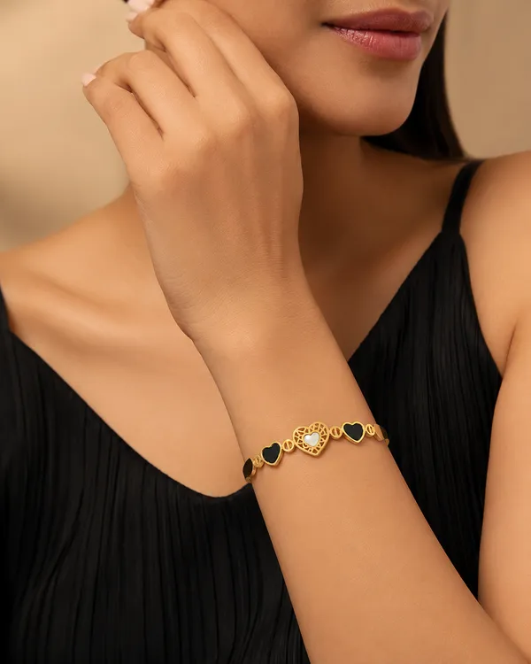 Premium_Gold_Finish_Heart_Design_Bracelet_for_Women_&_Girls