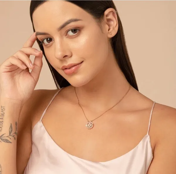 Women_Rose_Gold-Toned_Heart_Link_Necklace_with_Crystal_Detailing