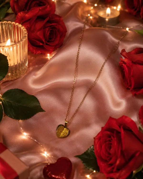 Women's_Gold_Plated_Heart_Pendant_Necklace