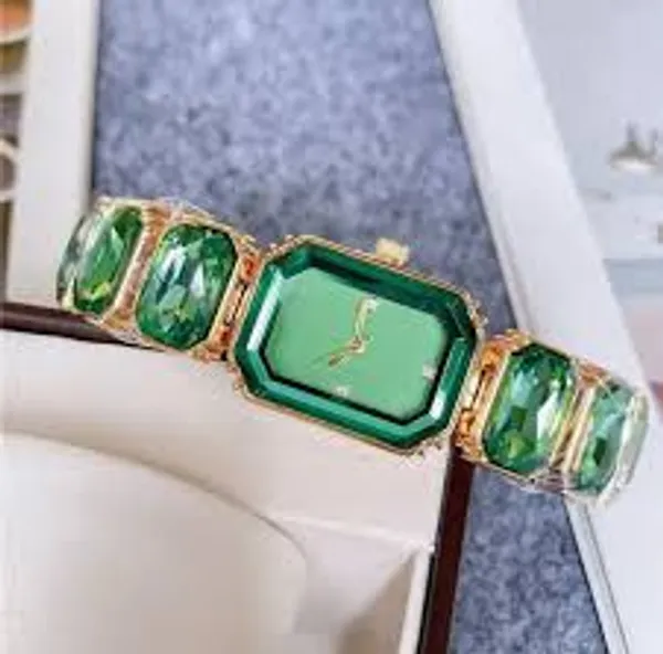 Women’s_Green_Stone_Bracelet_Watch