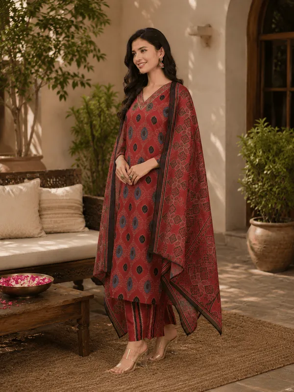 Maroon_Rayon_Blend_Ethnic_Motifs_Printed_Straight_Kurta_Trousers_With_Dupatta