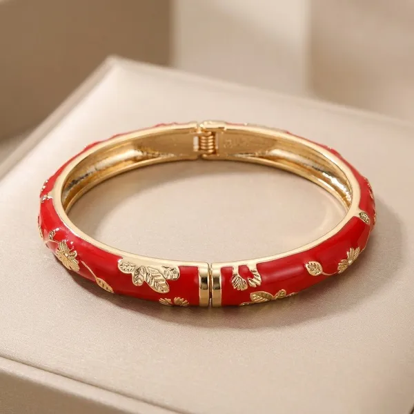 Traditional_Red_Enamel_Bangle_With_Golden_Floral_Design