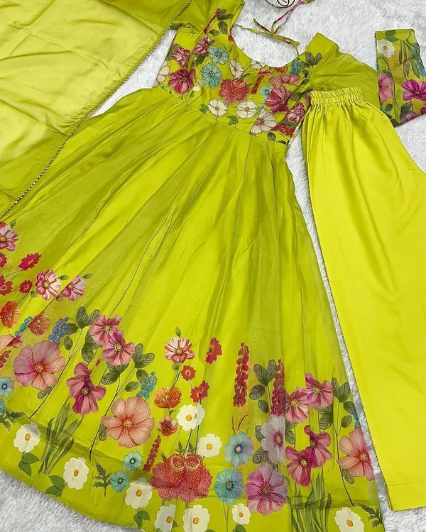 Lemon_Yellow_Elegant_Design_Organza_Silk_Gown_For_Women