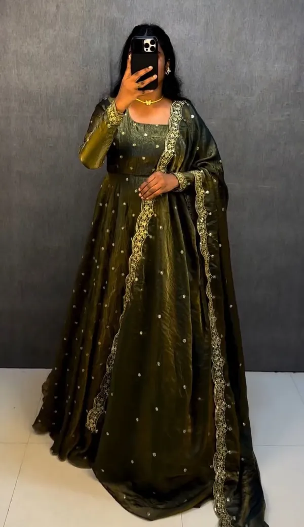 Green_Elegant_Design_Fancy_Silk_Gown_For_Women