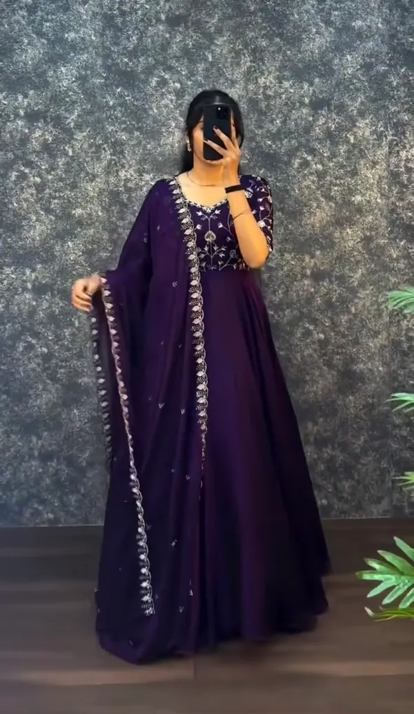 Avin_chinnon_gown_set_