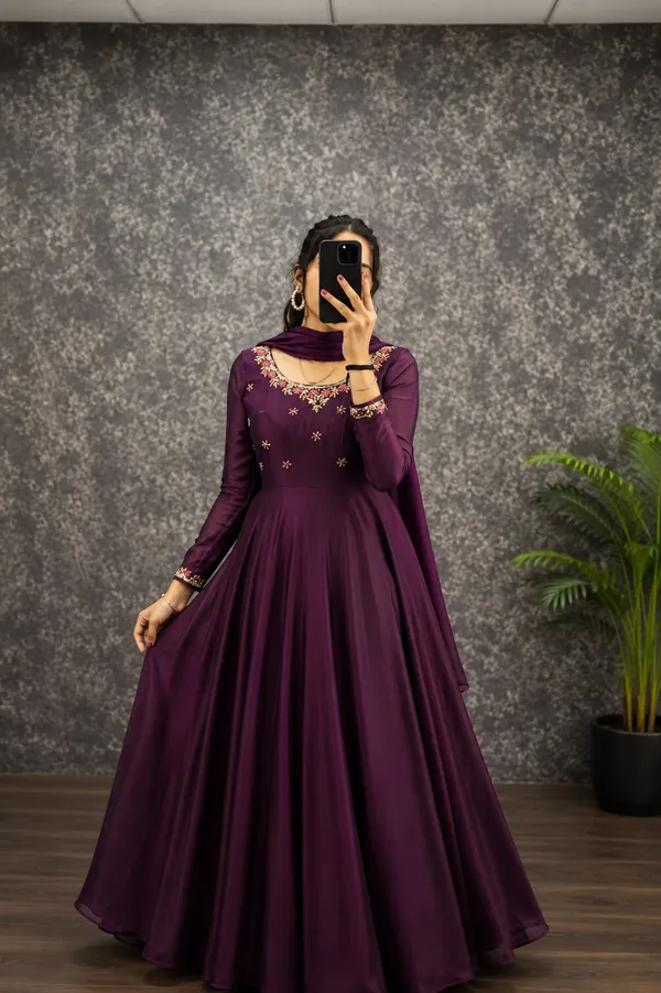 NOOR_GOWN_