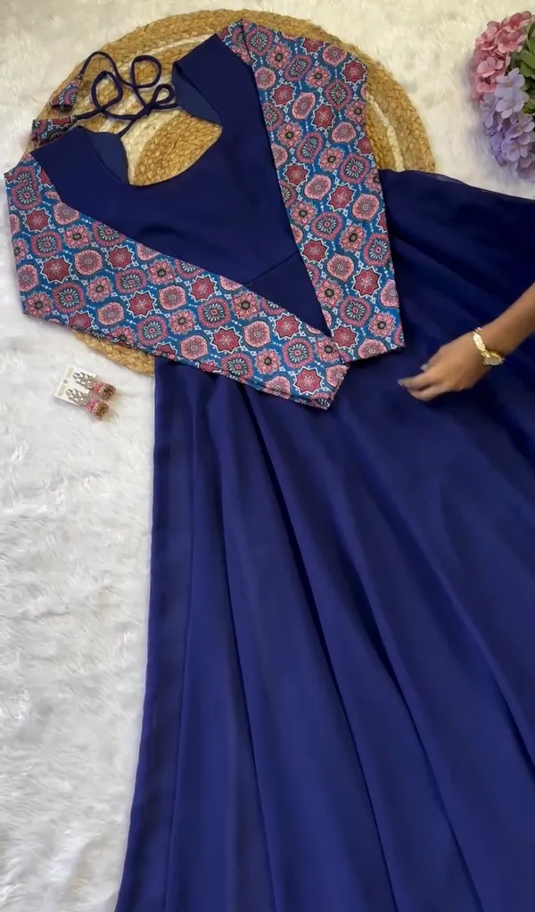 Royal_Flare_Anarkali_Set