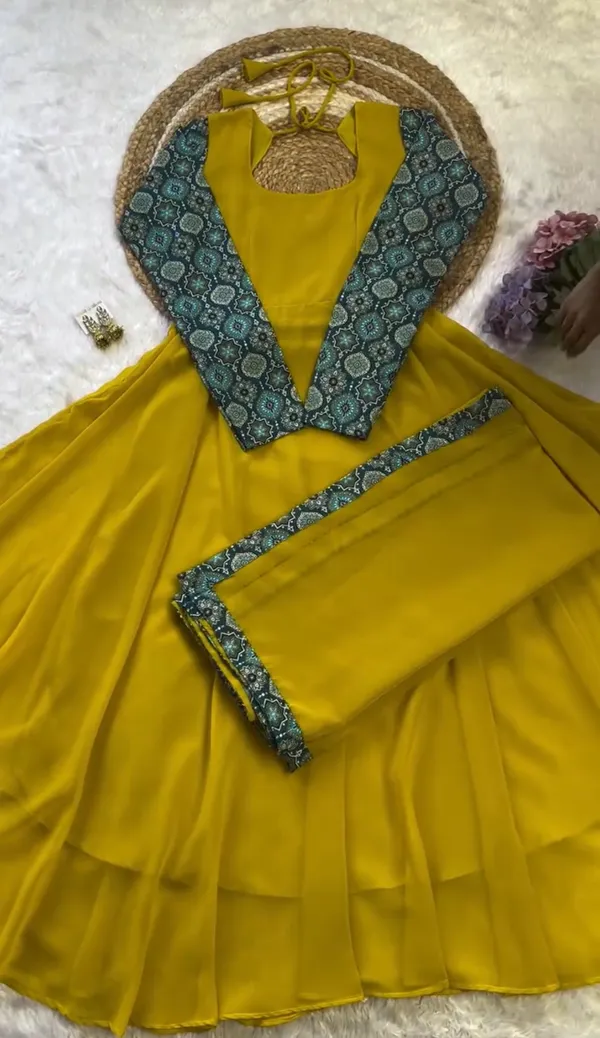 Royal_Flare_Anarkali_Set_