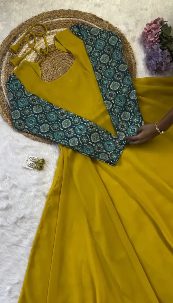 Royal_Flare_Anarkali_Set_