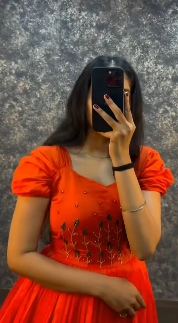 Orange_Elegant_Design_Fox_Georgette_Gown_For_Women