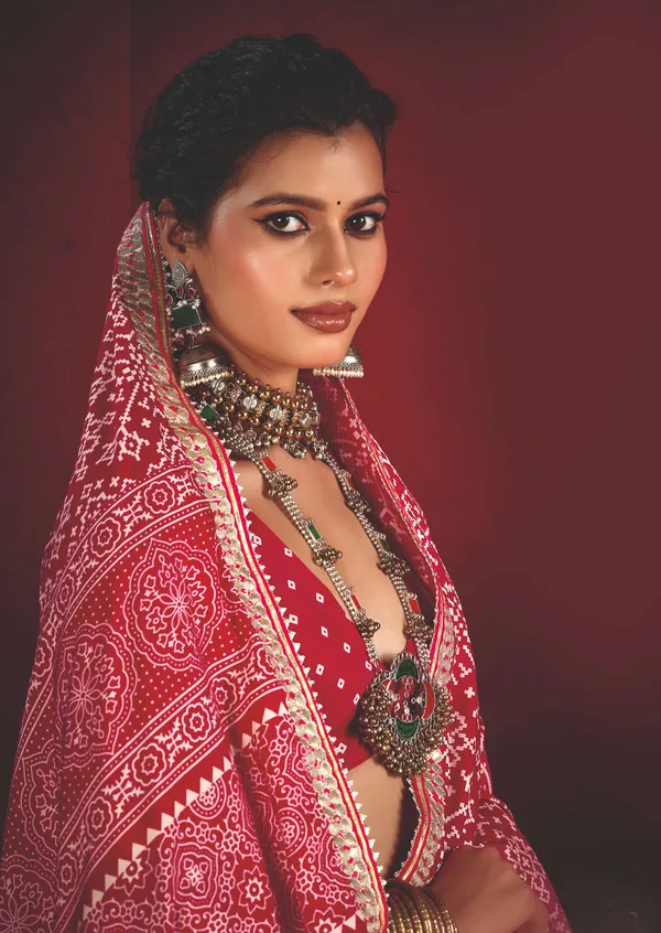 Red_Velvet_Tussar_Silk_Bandhani_Embellished_Border_Saree_For_Women