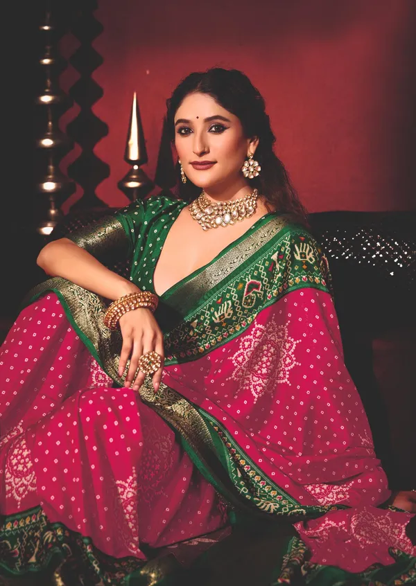 Pink_Green_Dola_Jacquard_Patola_Embroidered_Border_Saree_For_Women