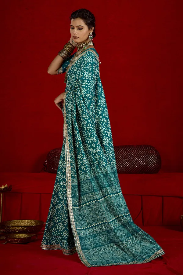 Green_Velvet_Tussar_Silk_Bandhani_Print_Gotta_Patti_Saree_For_Women