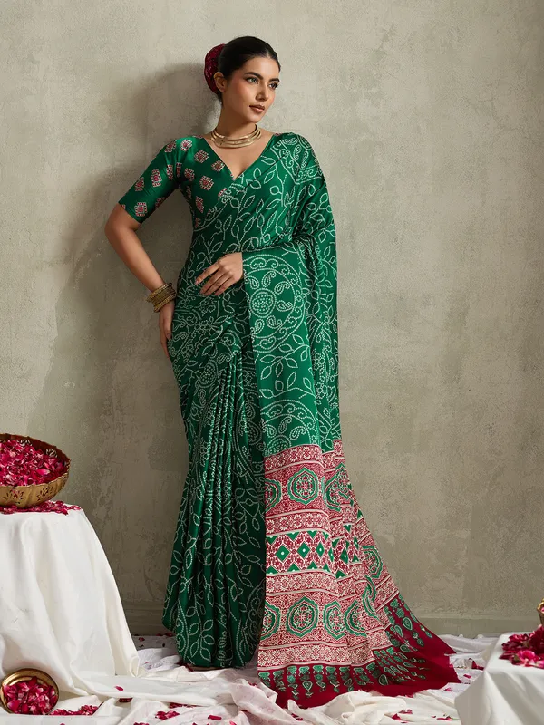 Emerald_Green_Modal_Silk_Bandhej_Ajrak_Pallu_Saree_For_Women