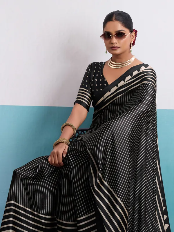 Black_Modal_Silk_Stripe_Print_Red_Pallu_Saree_For_Women