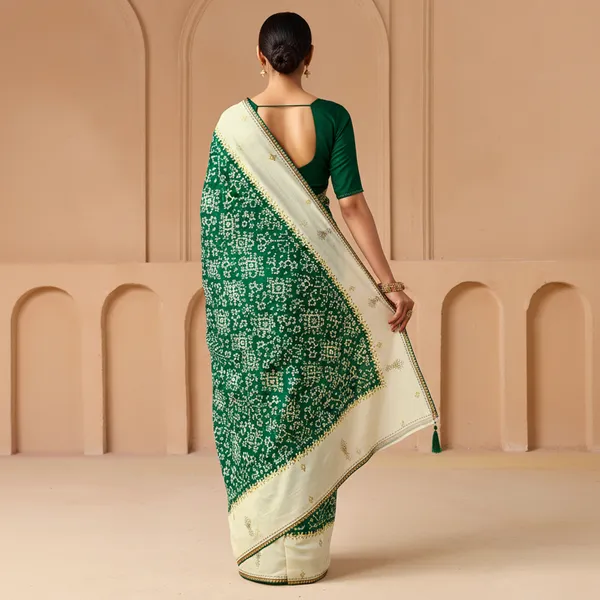 Cream_Green_Velvet_Tussar_Silk_Ikat_Print_Saree_For_Women_ODHNEE_LEGACY