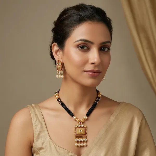 Gold_Black_Kundan_Beaded_Pendant_Necklace_Set_For_Women